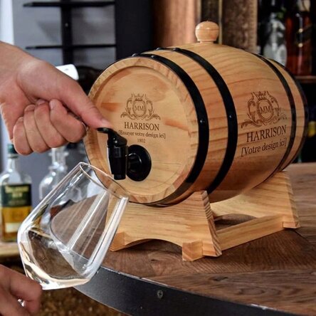 Distributeur de vin en forme de tonneau