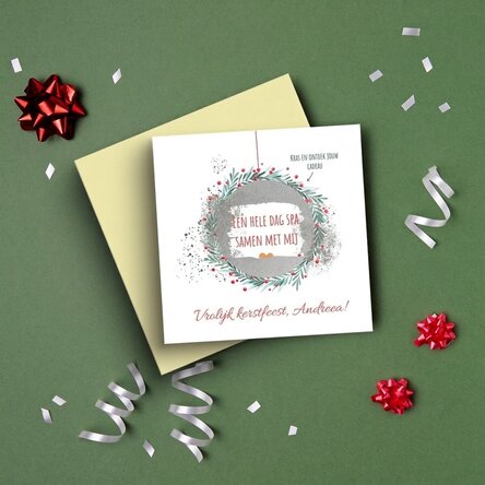 Gepersonaliseerde kraskaart met een verrassingsboodschap voor Kerstmis
