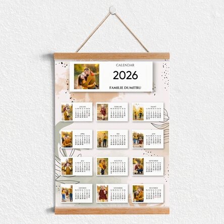 Gepersonaliseerde kalenderposter met ophanghaak, met 13 foto’s en tekst