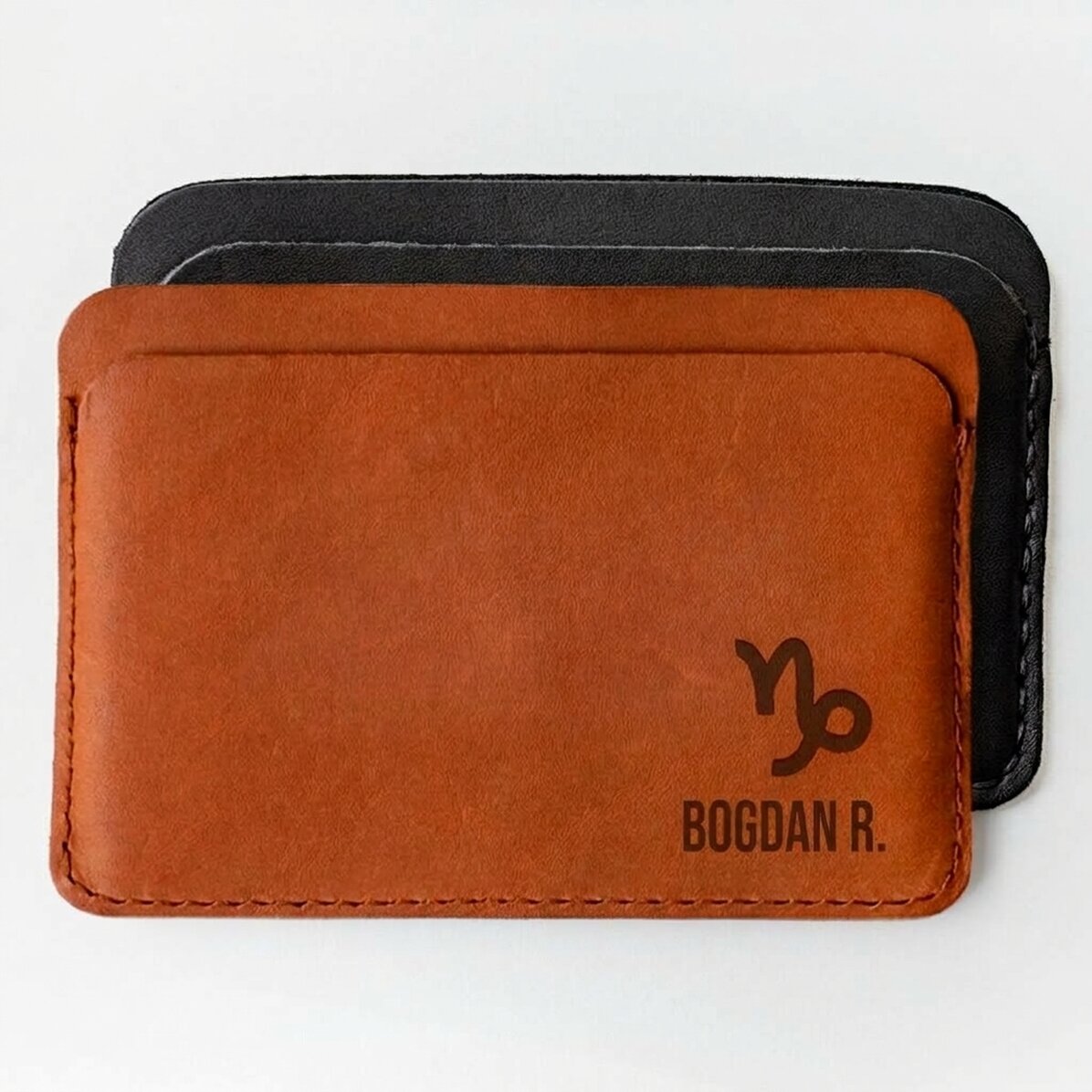 Portefeuille en cuir personnalisé avec le prénom et le signe du zodiaque Capricorne