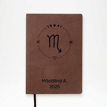 Agenda en cuir personnalisé avec un texte et le signe du Scorpion