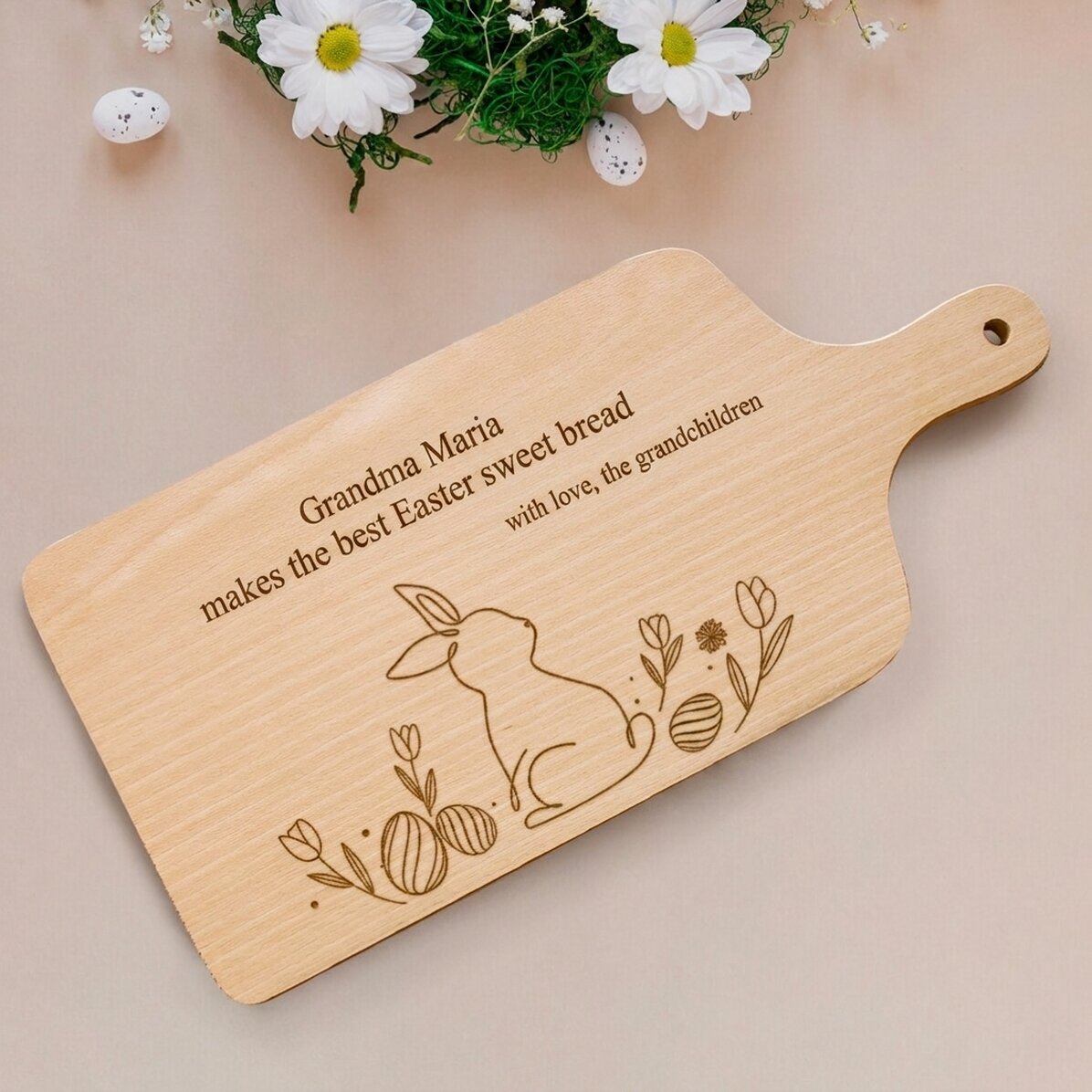Planche à découper personnalisée avec inscription - Lapin de Pâques