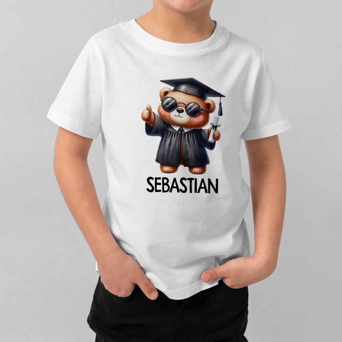 Katoenen T-shirt voor kinderen, gepersonaliseerd met naam - Afgestudeerd beertje