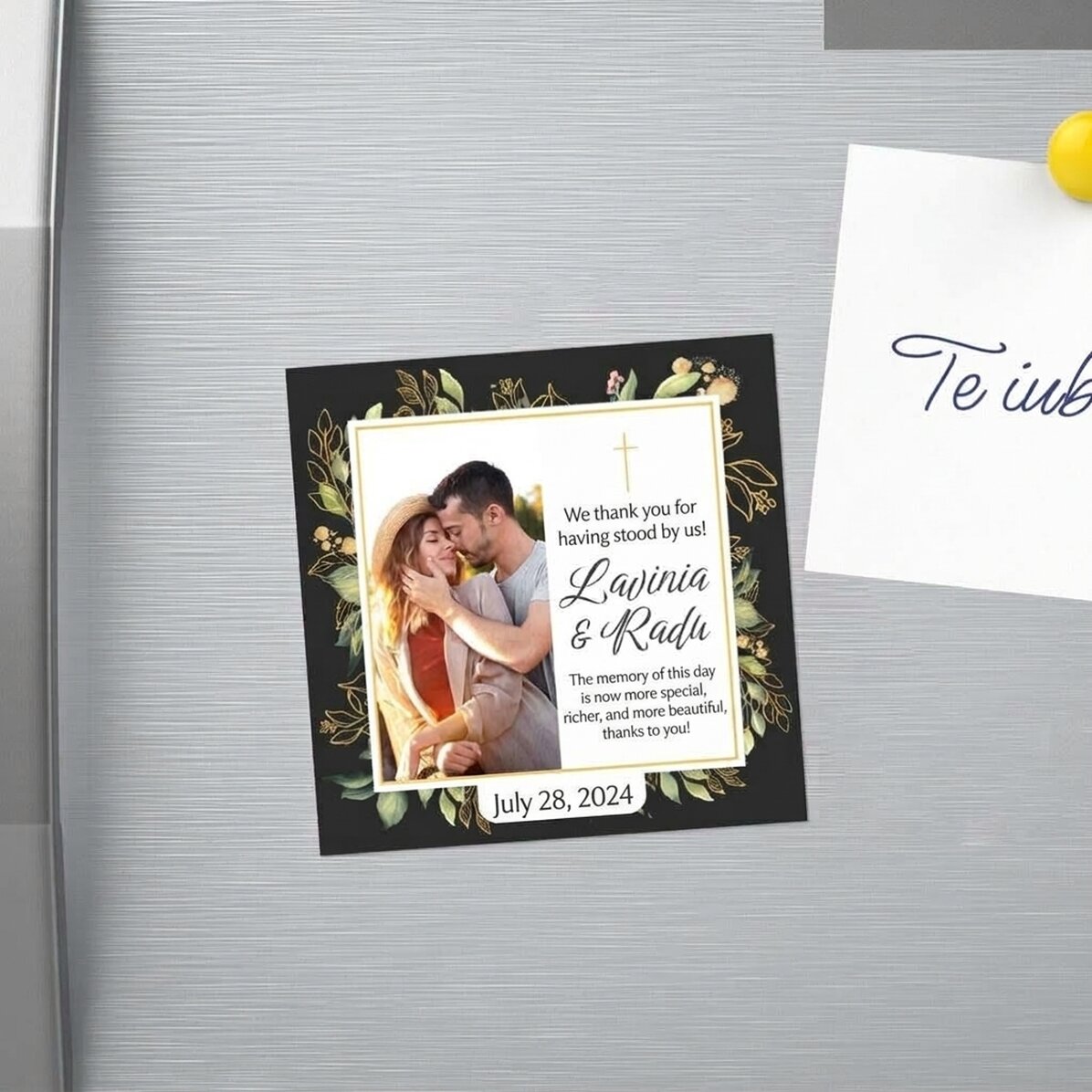 Gepersonaliseerde bruiloftsmagnet van 10 x 10 cm met een foto en tekst - Herinneringen voor het leve