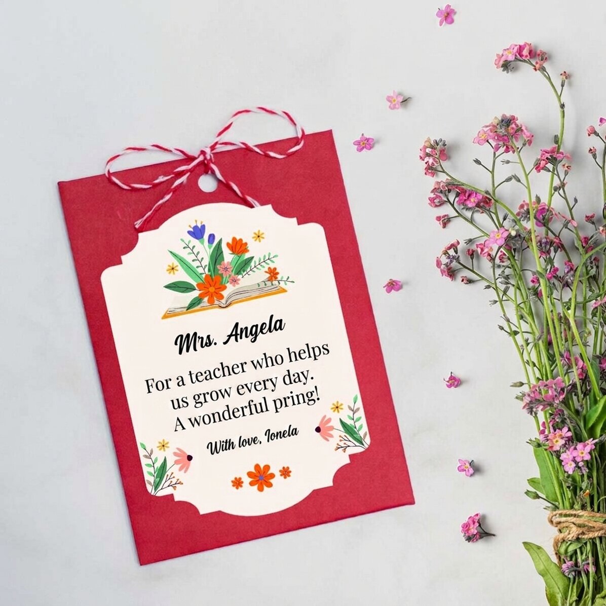 Gepersonaliseerde Martisor om in de grond te planten, met tekst voor leraressen