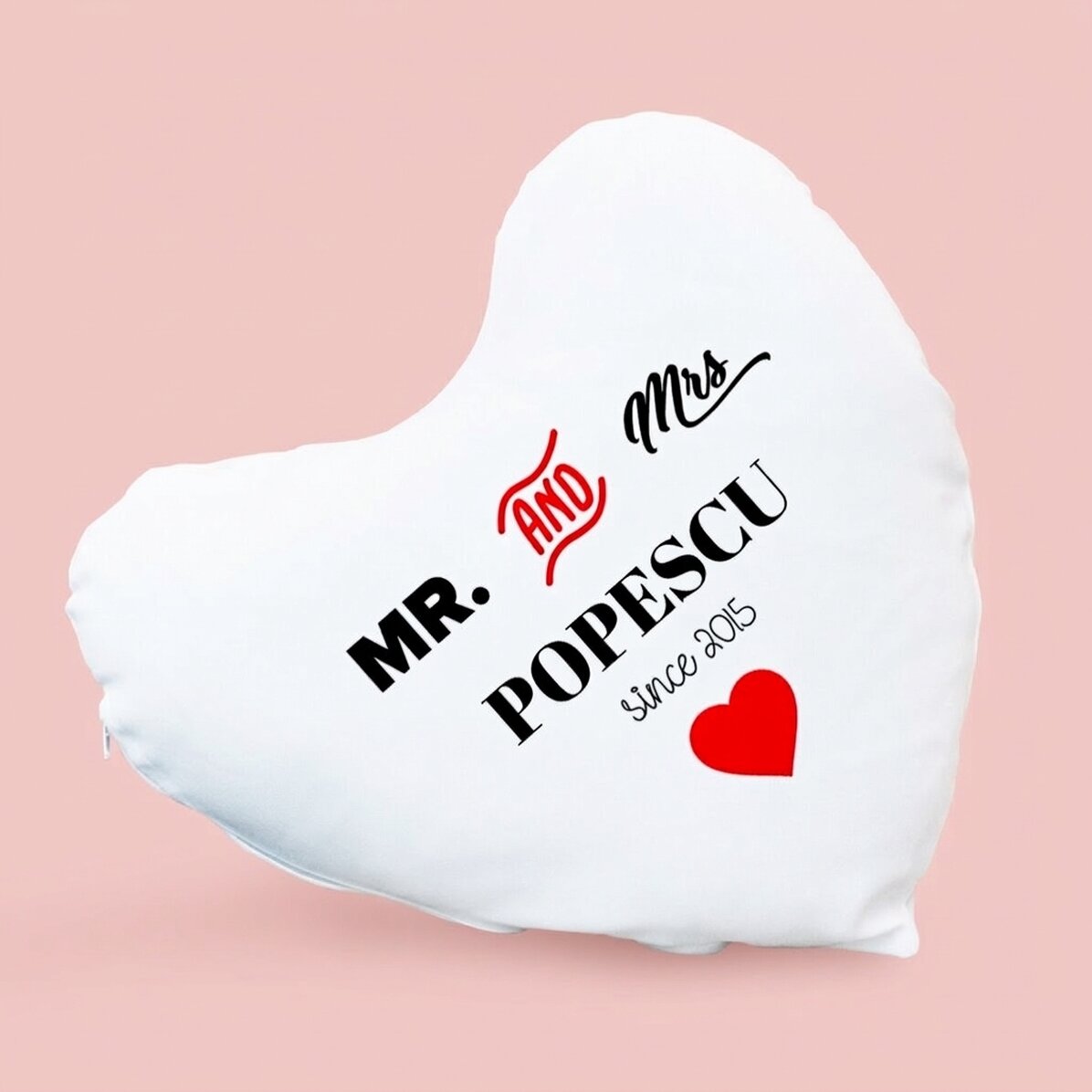 Coussin personnalisé en forme de cœur - Mr & Mrs