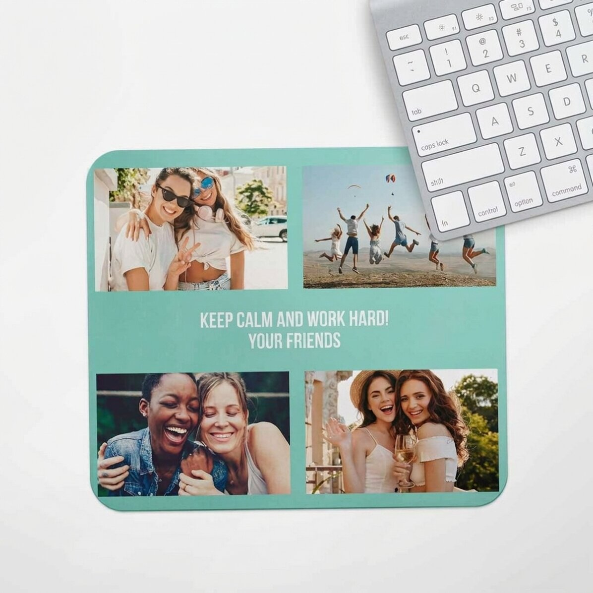 Tapis de souris personnalisé avec 4 photos et un texte