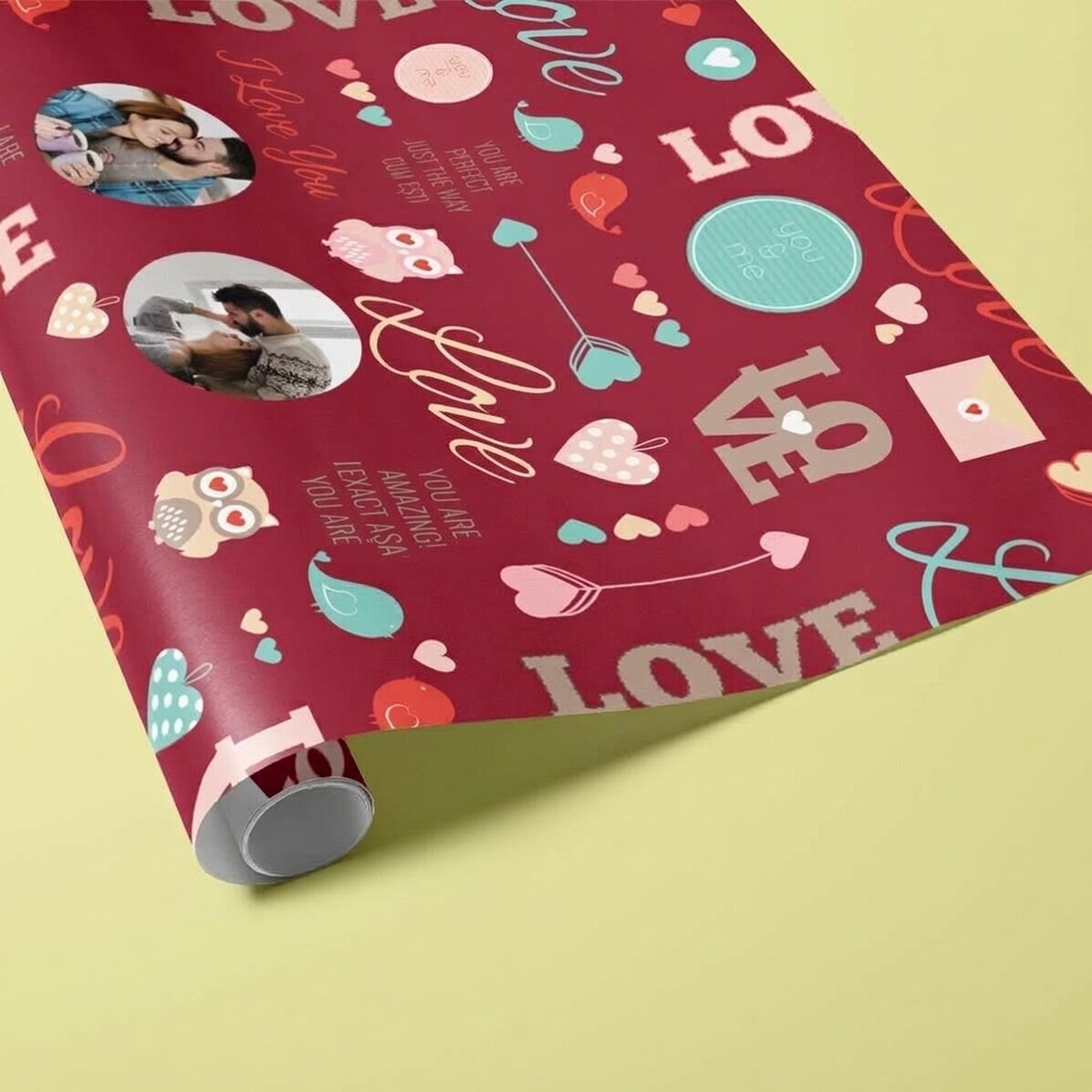 Gepersonaliseerd cadeaupapier met twee foto’s - Love-patroon