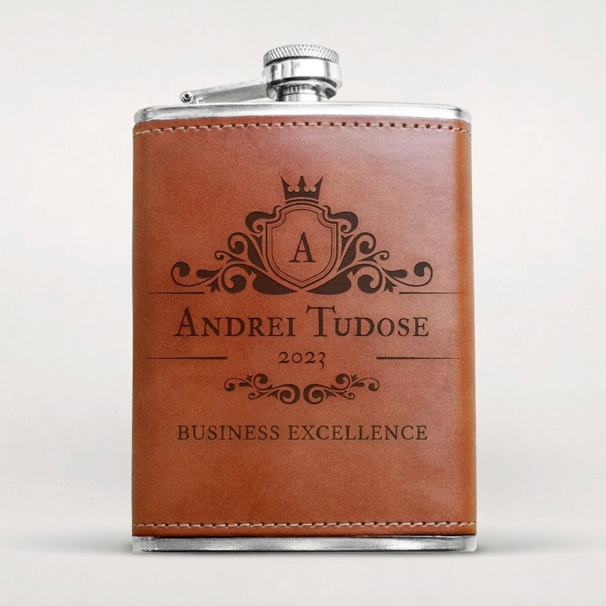 Flacon de poche personnalisé recouvert de cuir - Excellence
