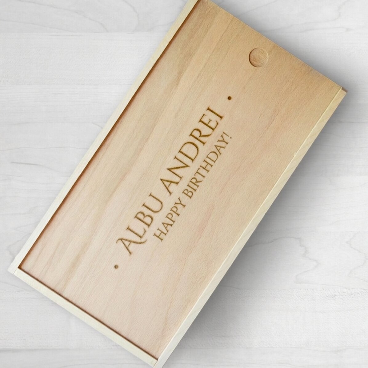 Coffret cadeau personnalisé en bois avec nom et texte