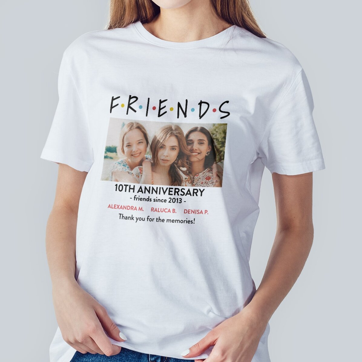 Katoenen T-shirt met een foto en een tekst erop - FRIENDS