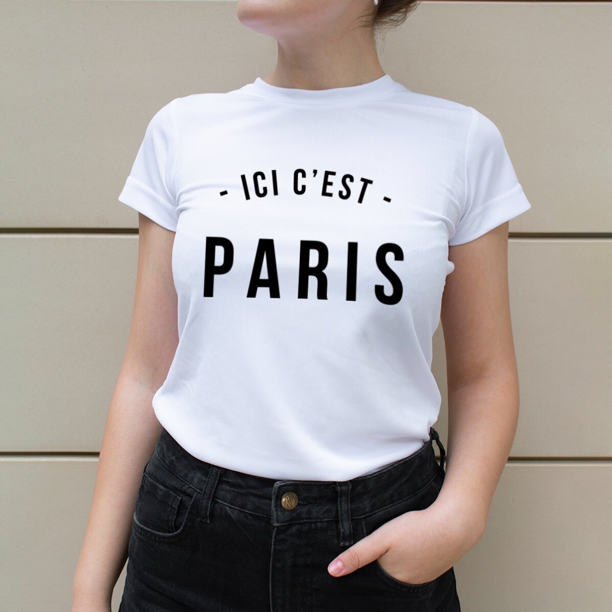 Sportshirt met gepersonaliseerde opdruk aan de voorkant en een boodschap